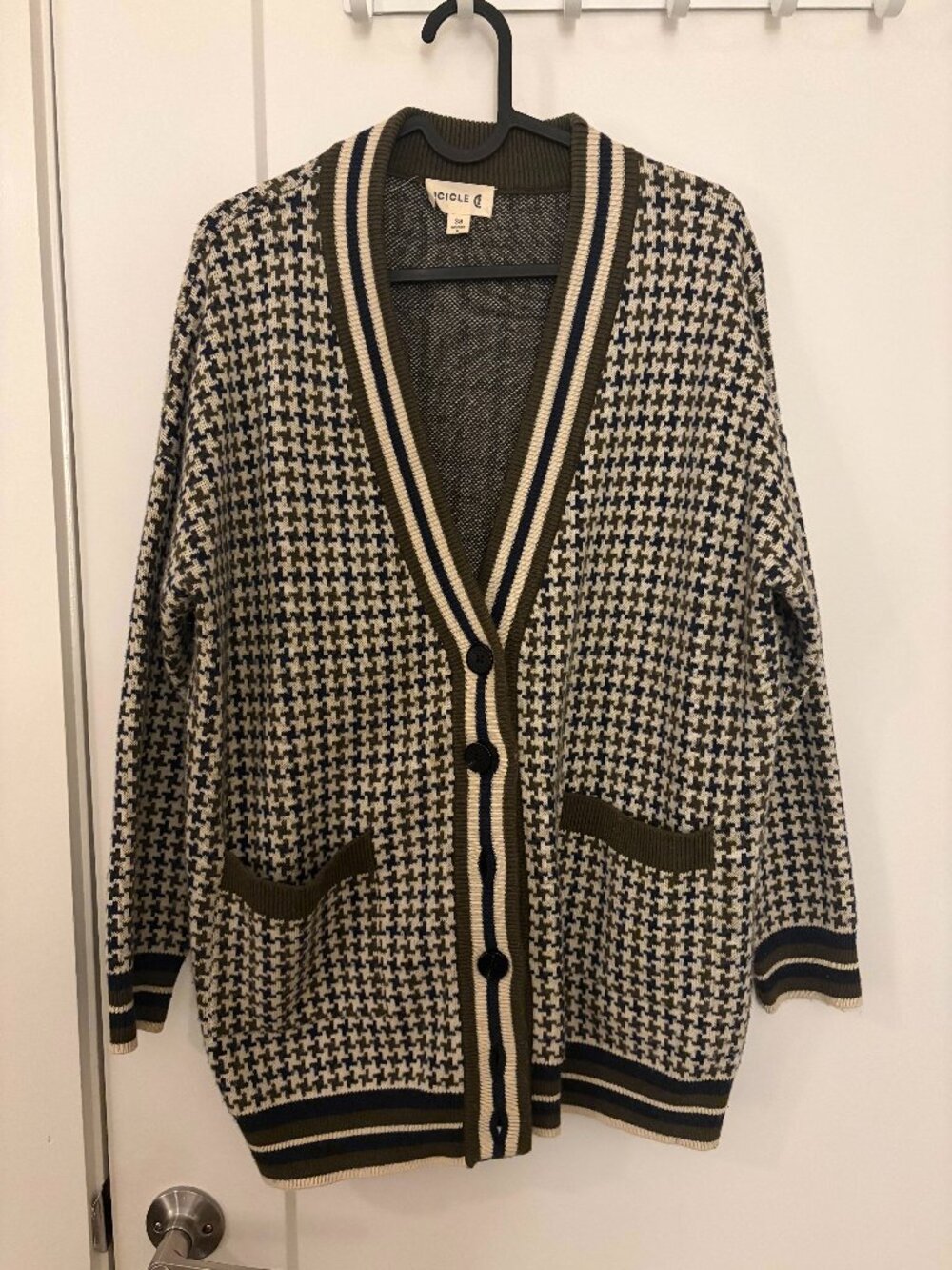 Icicle Women Cardigan in 100% Wool, 165 cm size 6